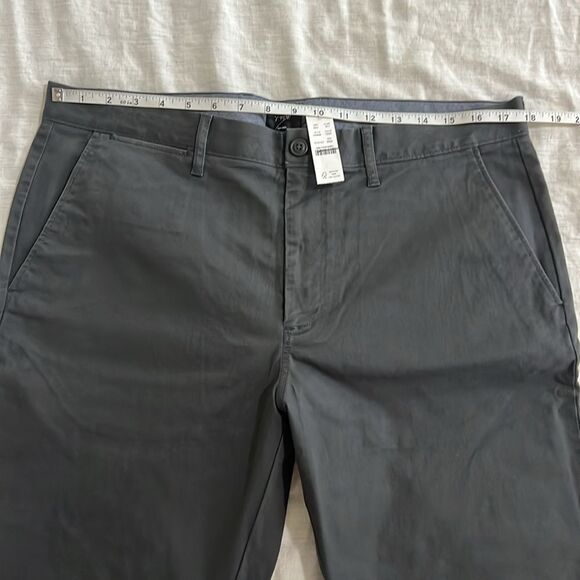 J. Crew Men's 770 Straight-fit stretch chino pant $98 New with tags sz 35x32 - Picture 5 of 9